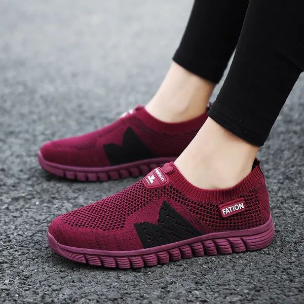 

2021 designer running shoes for women black red purple burgundy fashion womens trainers sports sneakers size 35-41 15, White;red