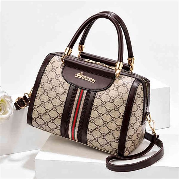 

factory store shop baoli]boston bag large capacity women's atmosphere hand versatile fashion one shoulder messenger pillow