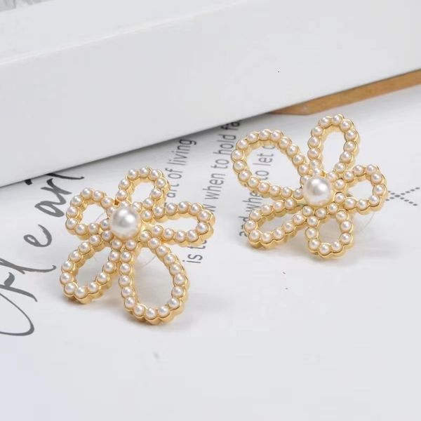 

charms cel's flower pearl simple temperament earrings for women, Golden