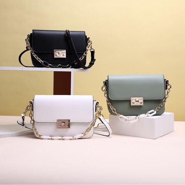 

2021 spring and summer new fashion simple female bag casual small square trendy solid color chain shoulder messenger