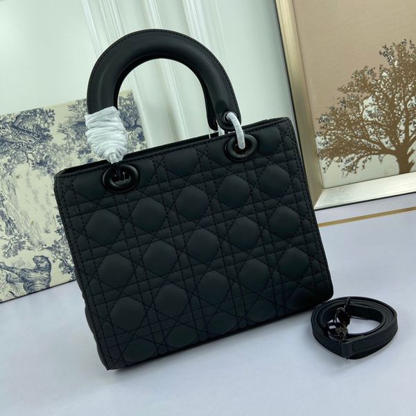 

luxury design women's portable dinner bag one-shoulder style
