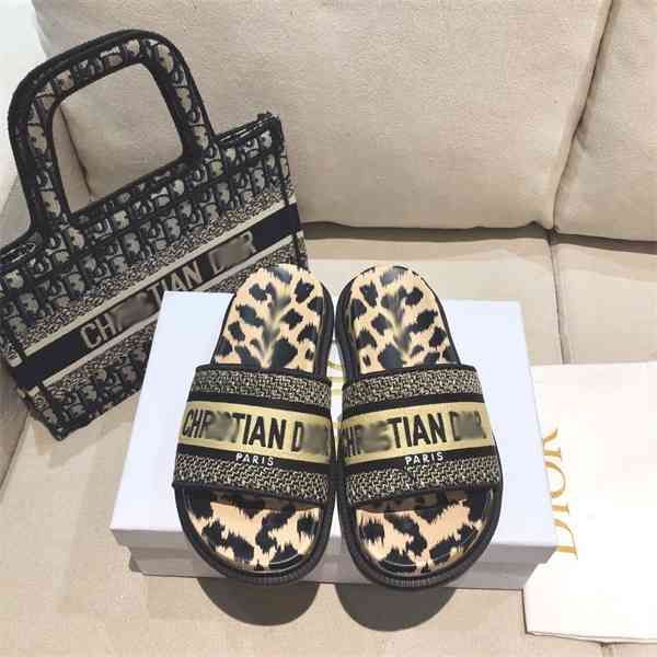 

new product of family in summer letter embroidered slippers for holiday 70% off factory store online sale, Black
