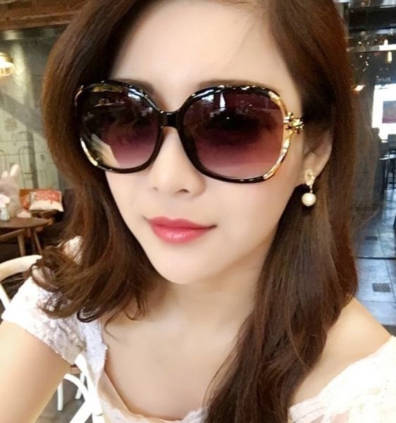 

anti ultraviolet polarized sunglasses for women with round face, White;black
