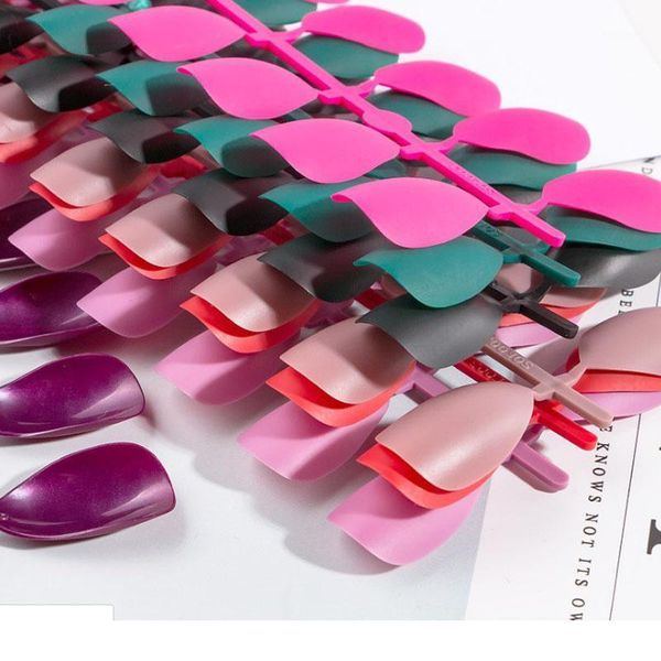 

24pcs wear fake nail fashion nails on the stiletto false for daily candy red1, Red;gold