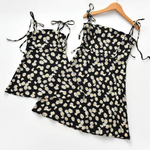 

family matching outfits 2021 summer parent-child outfit girls sleeveless little daisy print dress european and american style1, Blue