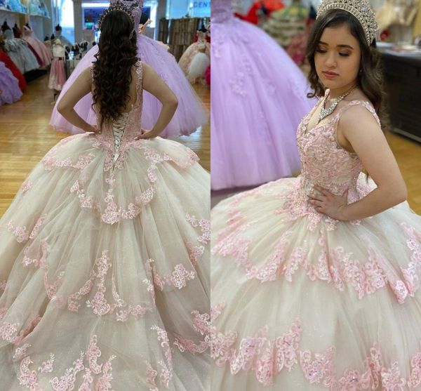 2023 Blush Pink Champagne Sweetheart abiti quinceanera Ball Gown Prom Dress Princess Gonna a strati Tulle Party Sweet 16 Abiti 228r