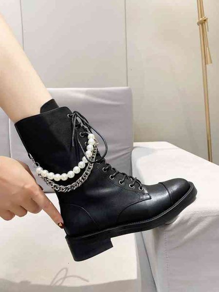 

boots 2022 est designer boots fashionable women shoes pearl chain fashion decoration cowhide suede and comfortable size for 35-41 tea2, Black