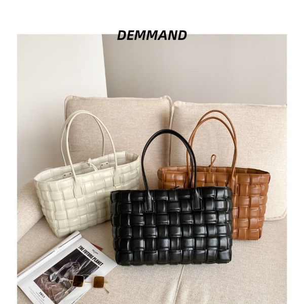 

wholesale bottage wholesale 2021 autumn winter large capacity mommy bucket woven arco leather women's bag wan woven crossbody bag luxur
