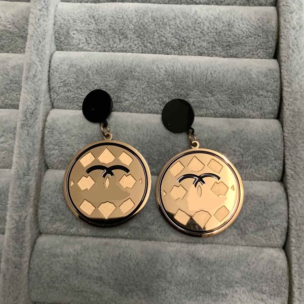 

high polished classic design high polished v letter titanium steel earrings gold rose round card ear studs wholesale price women jewelry, Golden;silver