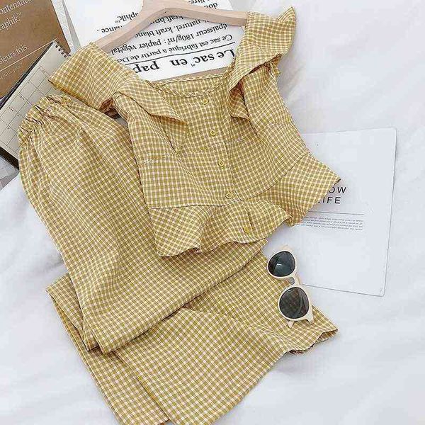 

women's two piece pants spring and summer korean version of the small fresh ruffled round neck plaid vest high waist nine points wide l, White