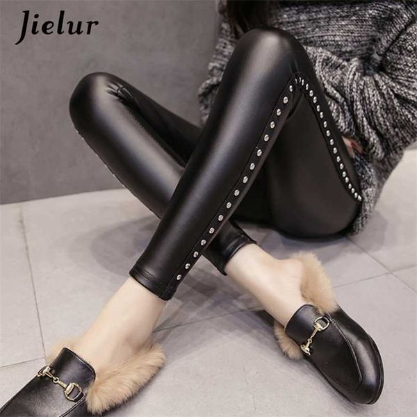 Jielur Winter Fleece Matte PU Leggings Mulheres Moda Rebites Push Up Lápis Calças 4 Cores S-XXXL Senhora Lady Cintura Alta Legging 211014