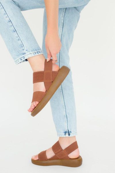 

sandals ankle wheel soft padded tan, Black