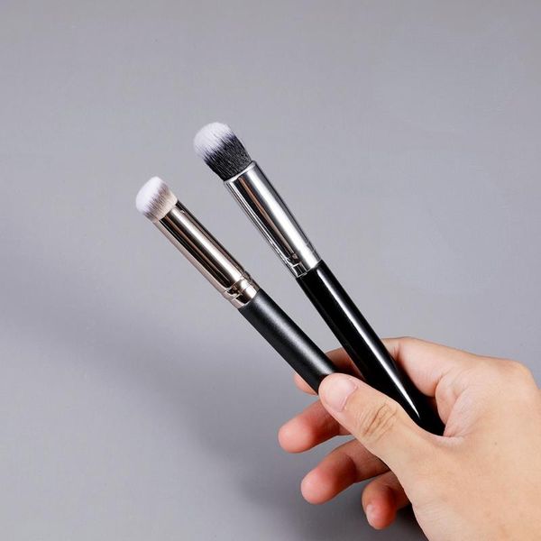 

makeup brushes 1pcs professional concealer bevel small round head brush foundation cosmetics tool