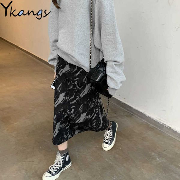 

harajuku corduroy tie-dye print skirt women elegant split long a-line long skirt korean fashion high waist black midi skirts 210619