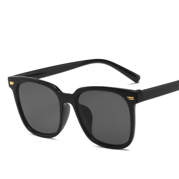 

promtotion women square sunglasses the sun shades supplier, White;black