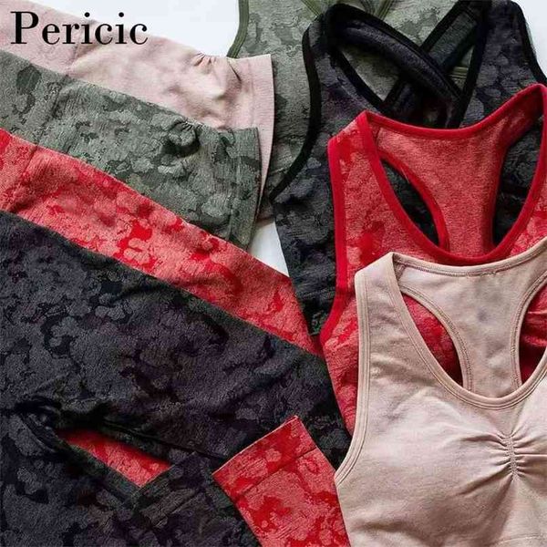 ADAPT Camo Dikişsiz Yoga Set Kadın Fitness Spor Giyim Yüksek Bel Tozluk Racer Geri Spor Sutyen Spor Suit Femme Spor 210813