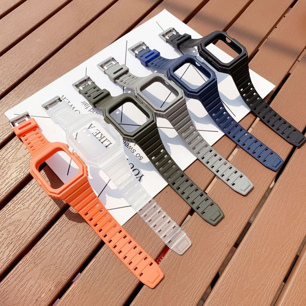 Cinturino e custodia in silicone siamese per cinturino Apple Watch 44mm 42mm 40mm 38mm Bracciale sportivo TPU cinturino impermeabile Iwatch Series 6 5 4 SE Wirstbands