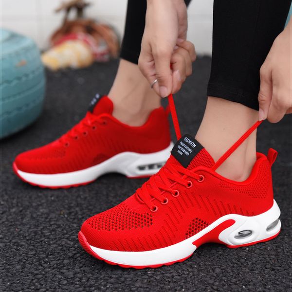 

men women outdoor sports shoes sneakers black white pink purple mens womens walking running shoe
