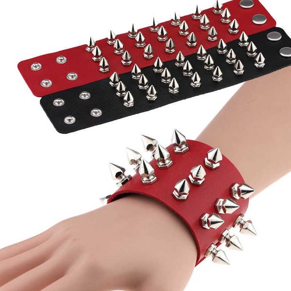 Benzersiz Üç Sıra Cuspidal Spike Perçin Saplama Geniş Manşet Deri Punk Gotik Kaya Unisex Bileklik Bileklik Erkekler Takı Q0719