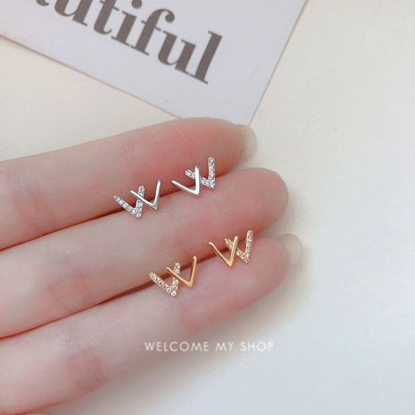 

design sense w letter for women's new fashion net red foreign double v small temperament earrings, Black