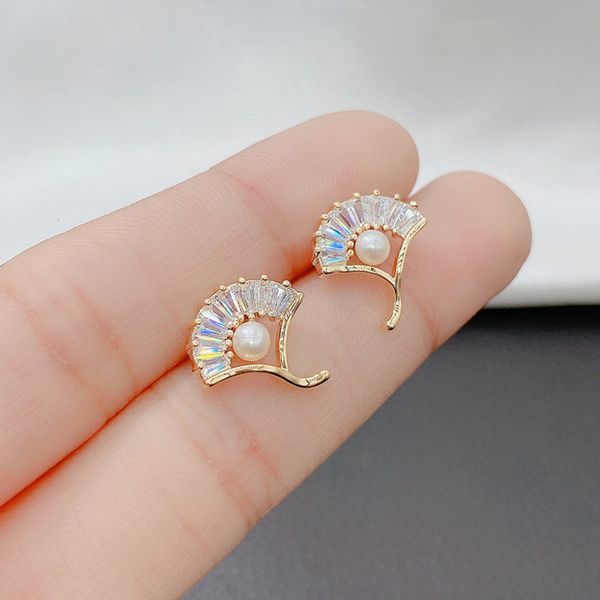 

simple fan for women's new fashion earrings in 2021, Black