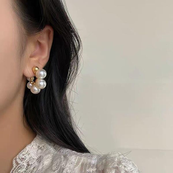 

hoop & huggie 2021 fashion brincos party jewelry simple korean plain gold metal pearl earrings for women unique statement big earings, Golden;silver