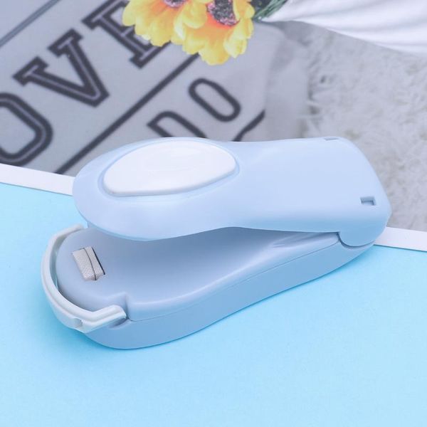 

bag clips portable mini hand-held battery operated heat without (blue)