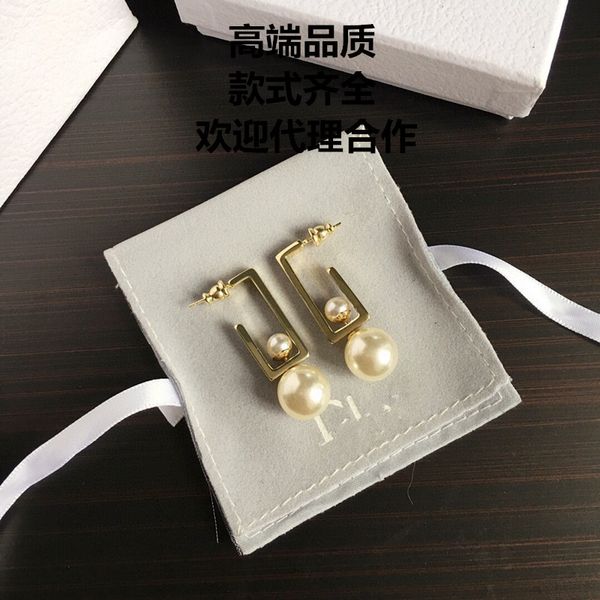 

70% off luxury jewelry square size pearl high version of female earrings with two 925 silver needles, Golden