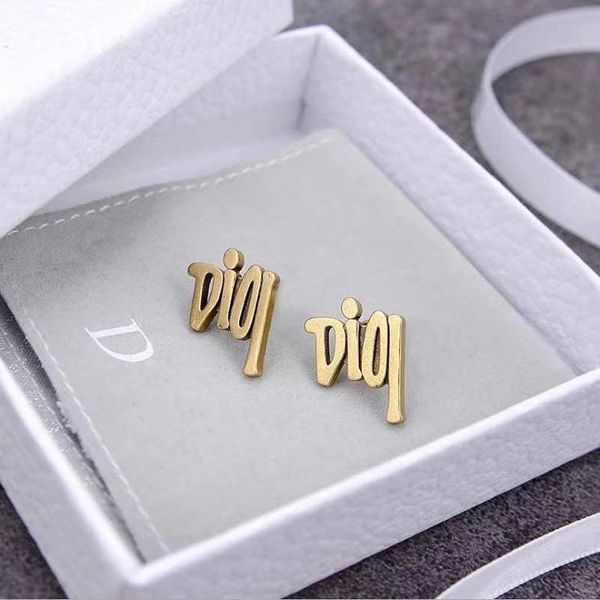 

design jewelry 2021 fashion style old letter 925 silver needle non diamond earrings, Golden