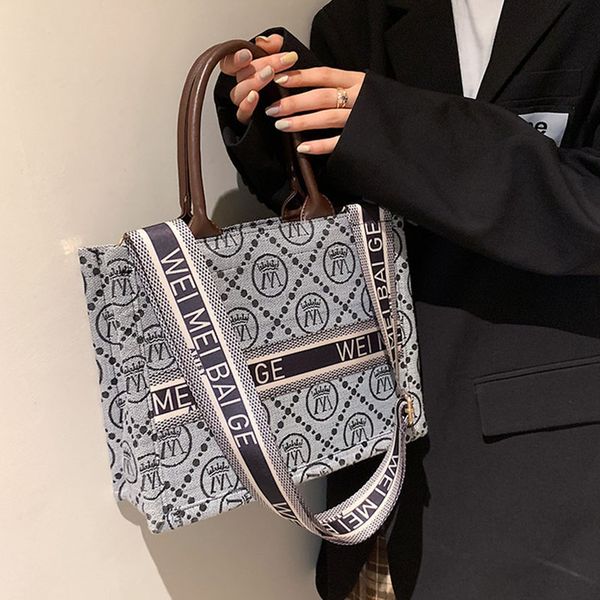 

designer handbags large capacity women's 2021 autumn and winter versatile new fashion messenger bag portable single shoulder tote bag