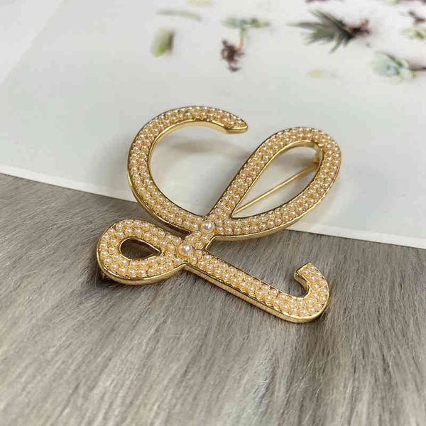 

luo family brooch pearl hollowed out christmas jewelry ins net red recommended gift, Gray