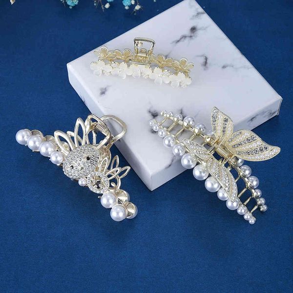 

hair jewelry korean high-grade pearl hairpin metal shark collet decorated with female opal flower fashion grab clip, Golden;white