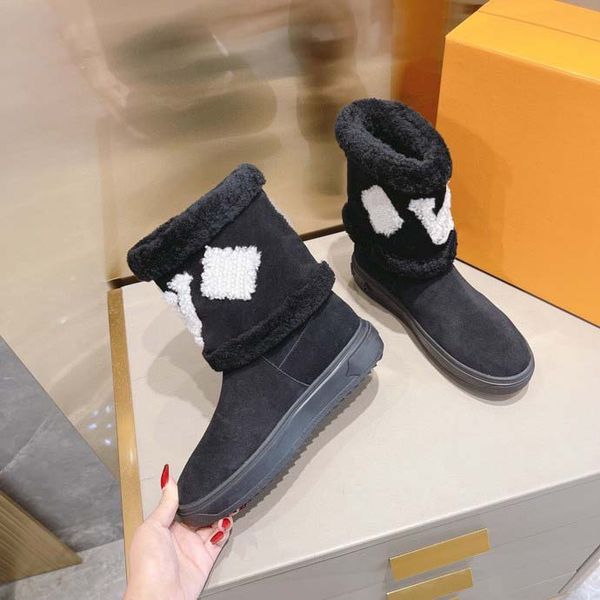 

2021 designers snow boots women fashion soft leather flat girls casual winter brown shoe with fur half boot black size 35-41 by shoe10 06