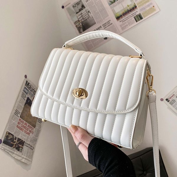 

niche design popular handbags 2021 new fashion all-match messenger bag western style handbag square bag width 23cm