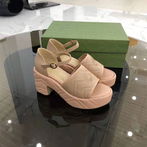 2021 designer di lusso da donna sandali con tacchi spessi scarpe con plateau in pelle ricamo retrò sfilata di moda scarpe da donna casual con tacco alto romano 9 cm 5 colori