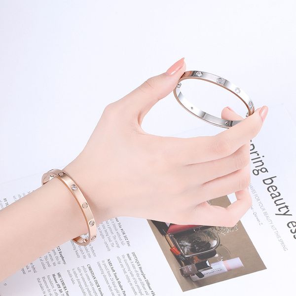

jewelry classic card bracelet buckle flat-head screwdriver stainless steel bracelet non-fade 18k plating, Black