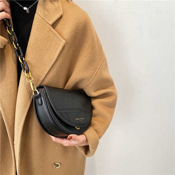 

niche design messenger bag women 2021 new fashion net red saddle bag versatile simple shoulder bag