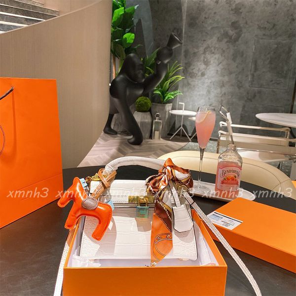 

designer shoulder bag 2021 fashion handbag classic totes cartoon accessories lock crocodile pattern bags 6 colors with silk scarf