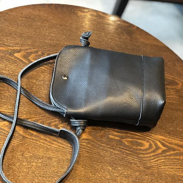 

evening bags retro handmade women bag 2021 leisure soft leather mobile phone small shoulder simple cowhide messenger