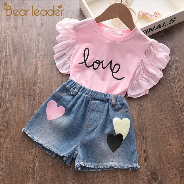 Bärenführer Sommer Marke Mädchen Sets Schmetterlingsärmel T-Shirt mit Brief Herz Muster Jean Shorts Mode Anzug Kleidung 3-7Y 210708