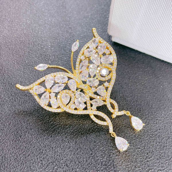 

ansheli gorgeous butterfly for women pearl pin and es overcoat silver color zircon animal brooch accessori jewelry, Gray