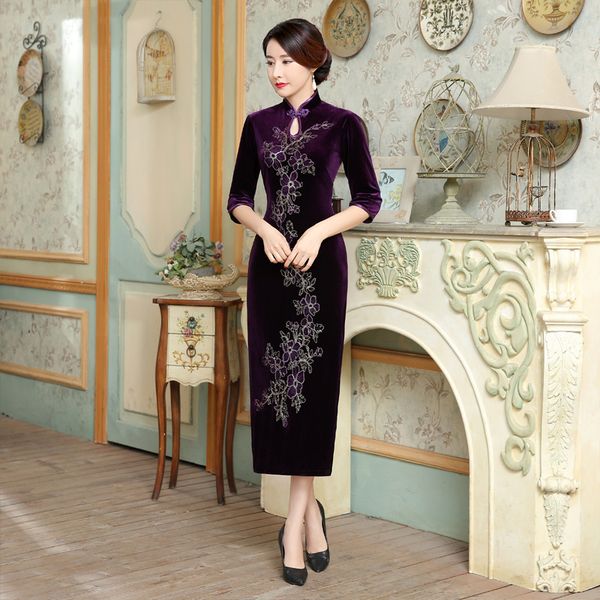 

elegant orientale women embroidery velour qipao chinese mandarin collar handmade button gold velvet cheongsam oversize 4xl, Red