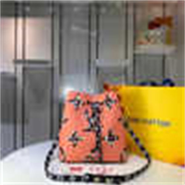 

handles trendy handbags brand cross matching designer bucket bag leopard luxury iconic m44020 shoulder bags totes new body color bag clu