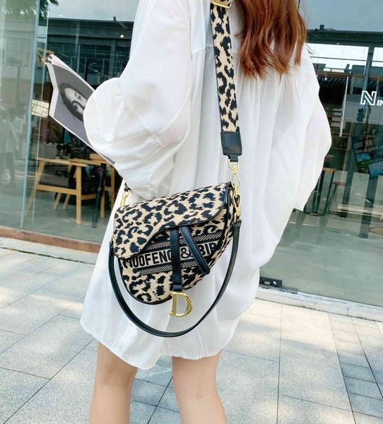 

Backpack Saddle Bag Star Net Red Same Single Shoulder Diagonal Cross Horseshoe Leopard Pattern Semi-circular D-shaped Home Women's Tide, Black;red