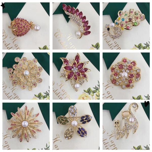 Pins 2pcs/lot del Brooch del regalo di modo della signora di fascino dell'accessorio dei monili reali d'acqua dolce poco costosi della perla