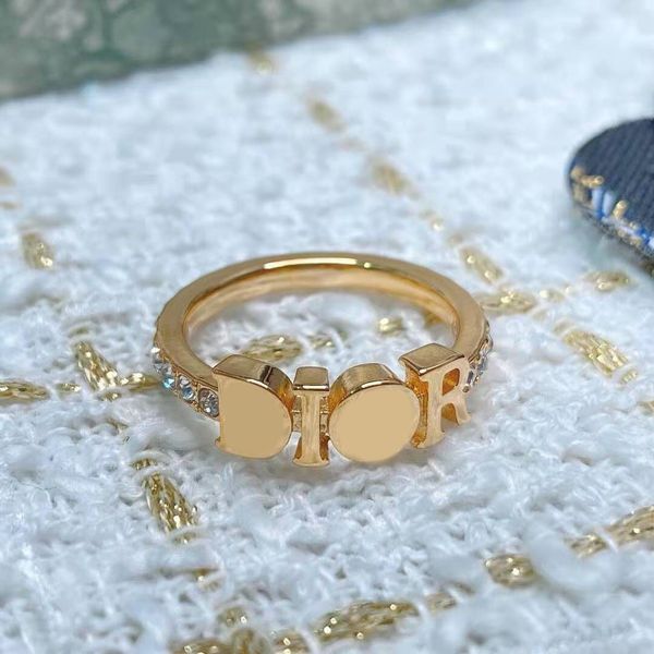 

luxury designer fashion dijia 2021 cd letter diamond ring female fashion temperament, Red;brown