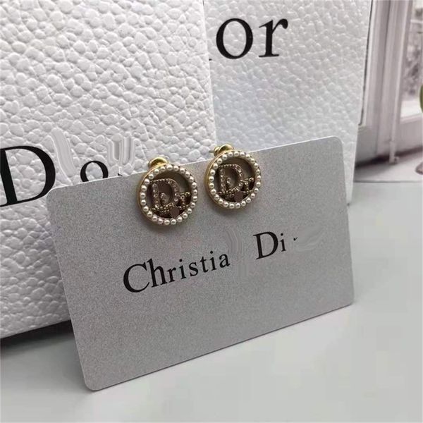 

2022 factory online sale family's new fashion pearl earrings female red high version classic earrings, Golden