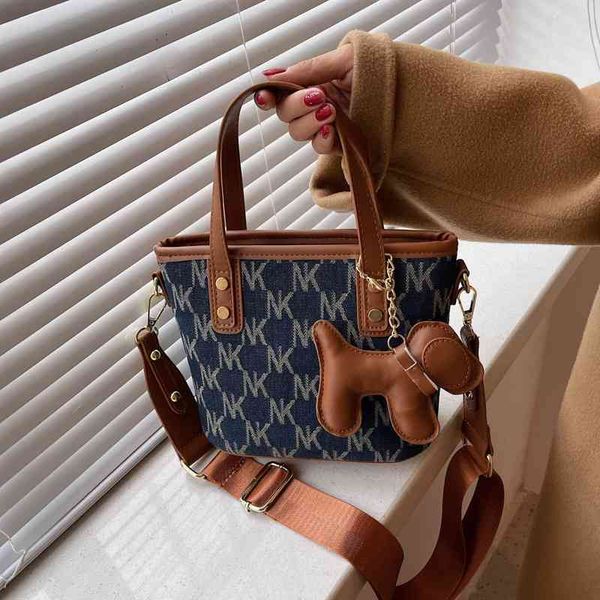 

bucket women's 2021 new simple fashion letter printing portable one shoulder messenger chain bag tide
