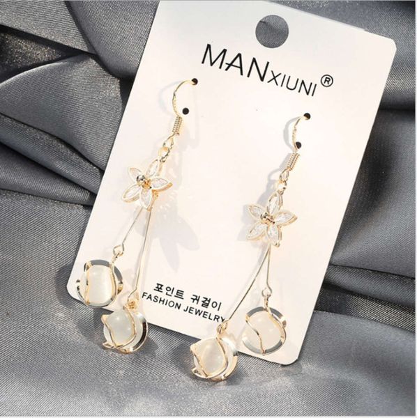 

new style of slim cat's eye stone earrings for women: super immortal; versatile; and fashionable;, Black