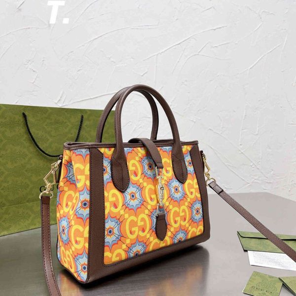 

the whole bag light and big making mommy bags is also super fashionable size 30 22cm, Black;red